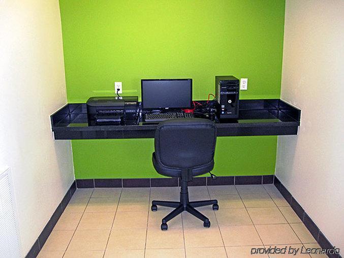 Studio 6-Orange, Tx Kemudahan gambar